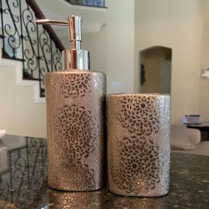 Soap dispenser and bathroom mats bundle pack